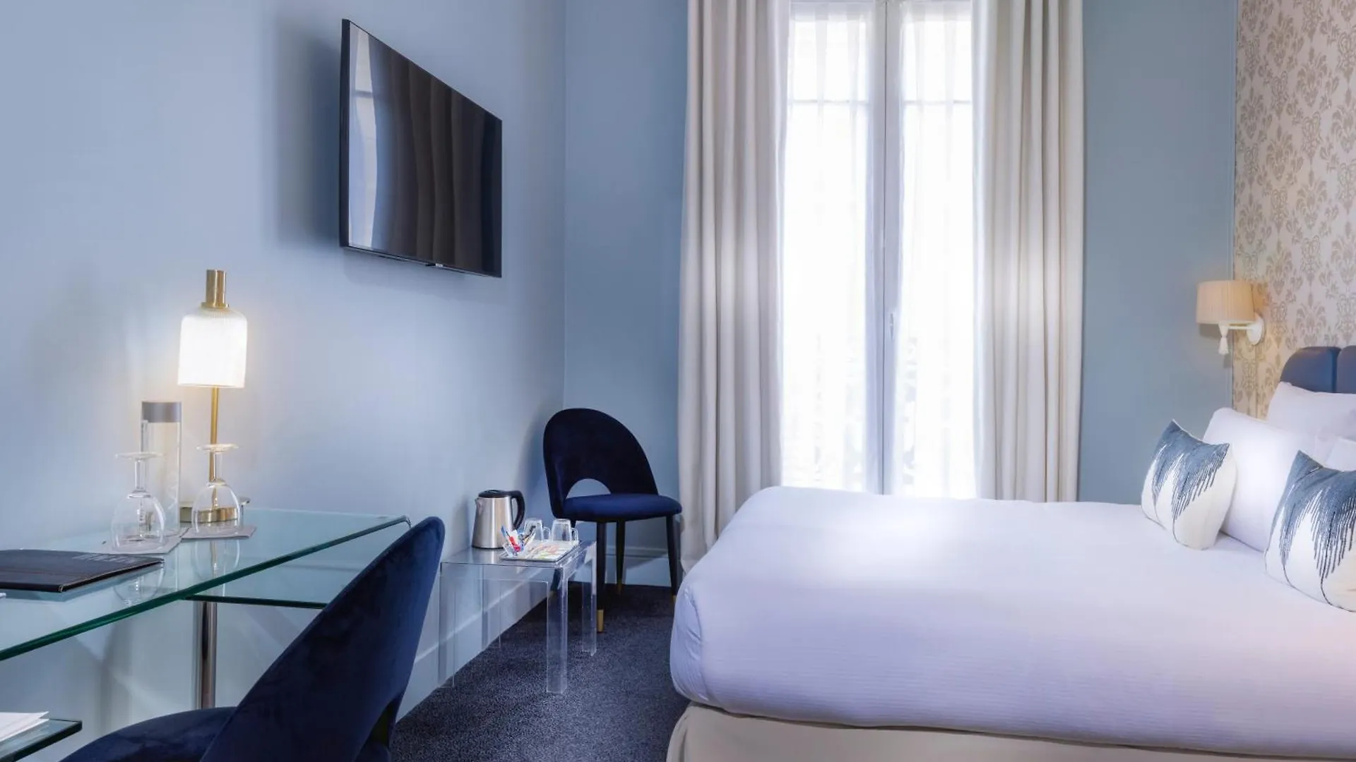 Hotel Claridge Paris 4*,  France