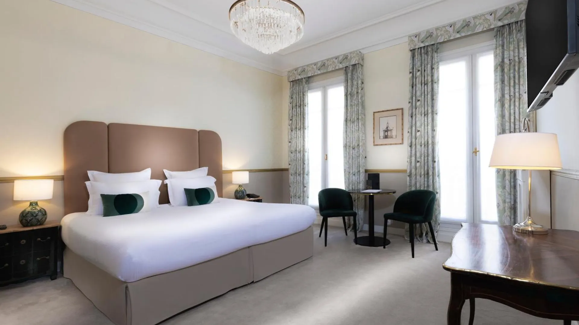 ****  Hotel Claridge Paris France