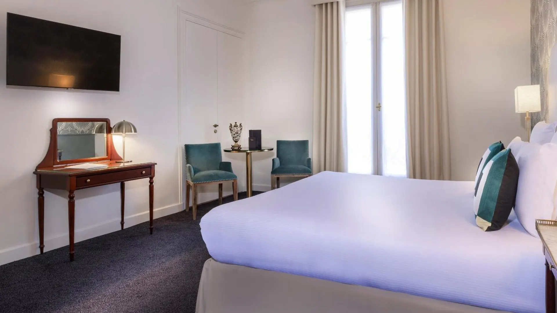 ****  Hotel Claridge Paris France