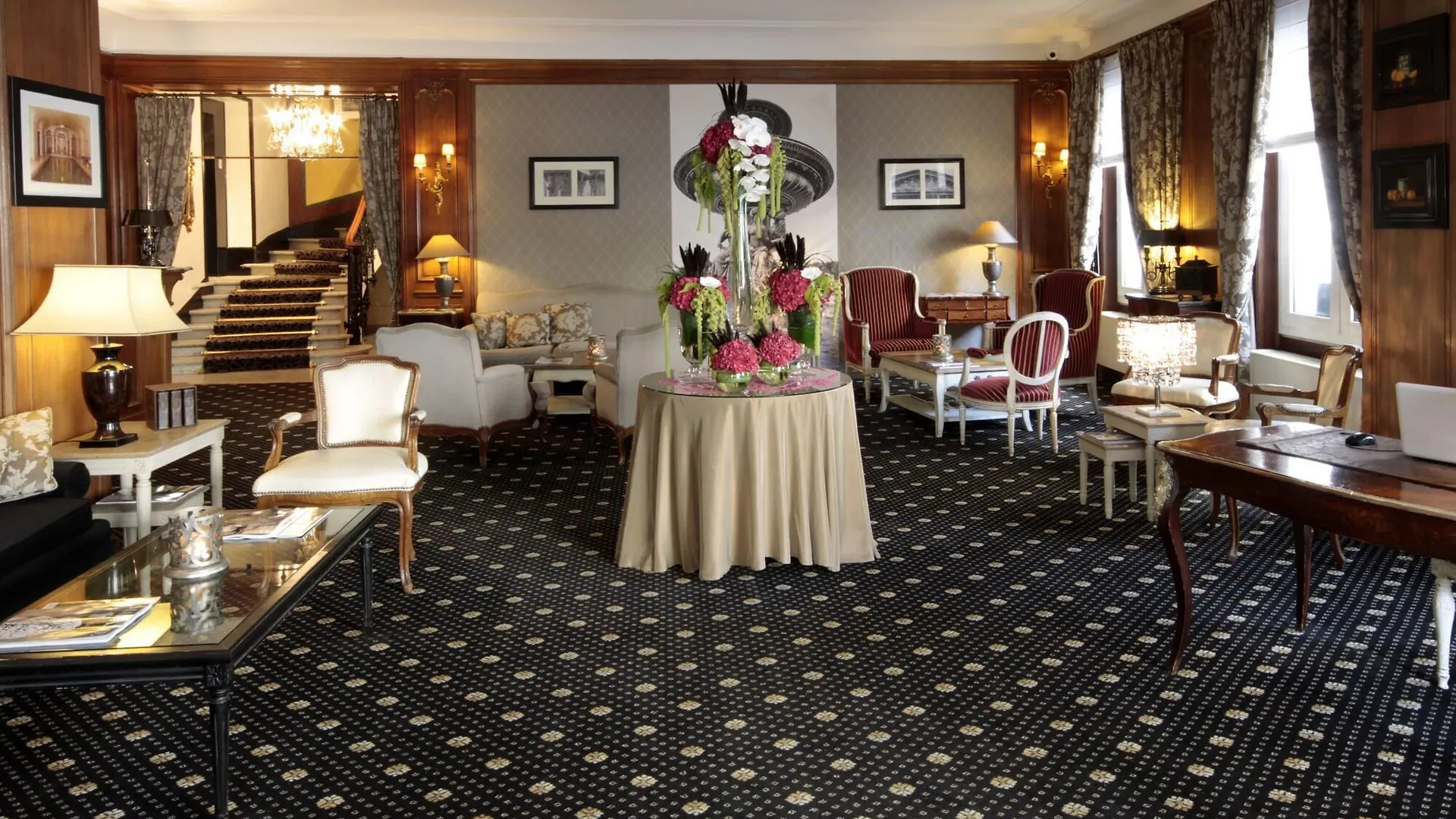 Hotel Claridge Paris 4*,  França
