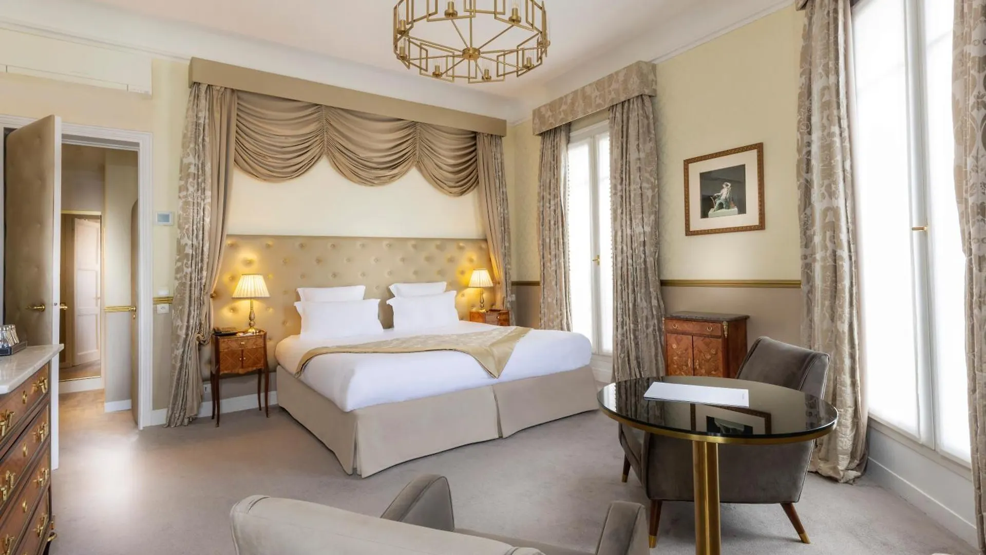 Hotel Claridge Paris 4*,
