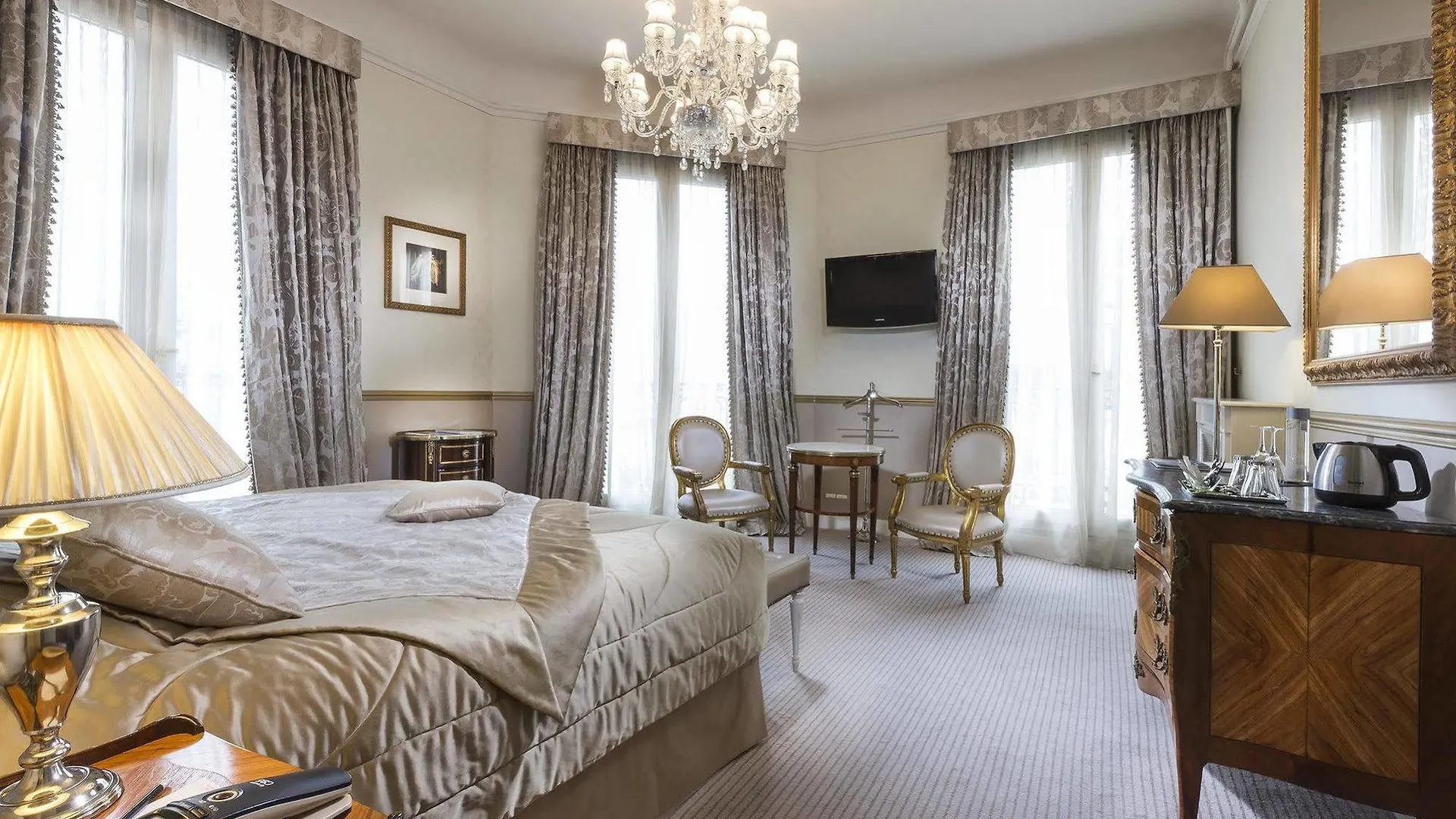 Hotel Claridge París 4*,  Francia