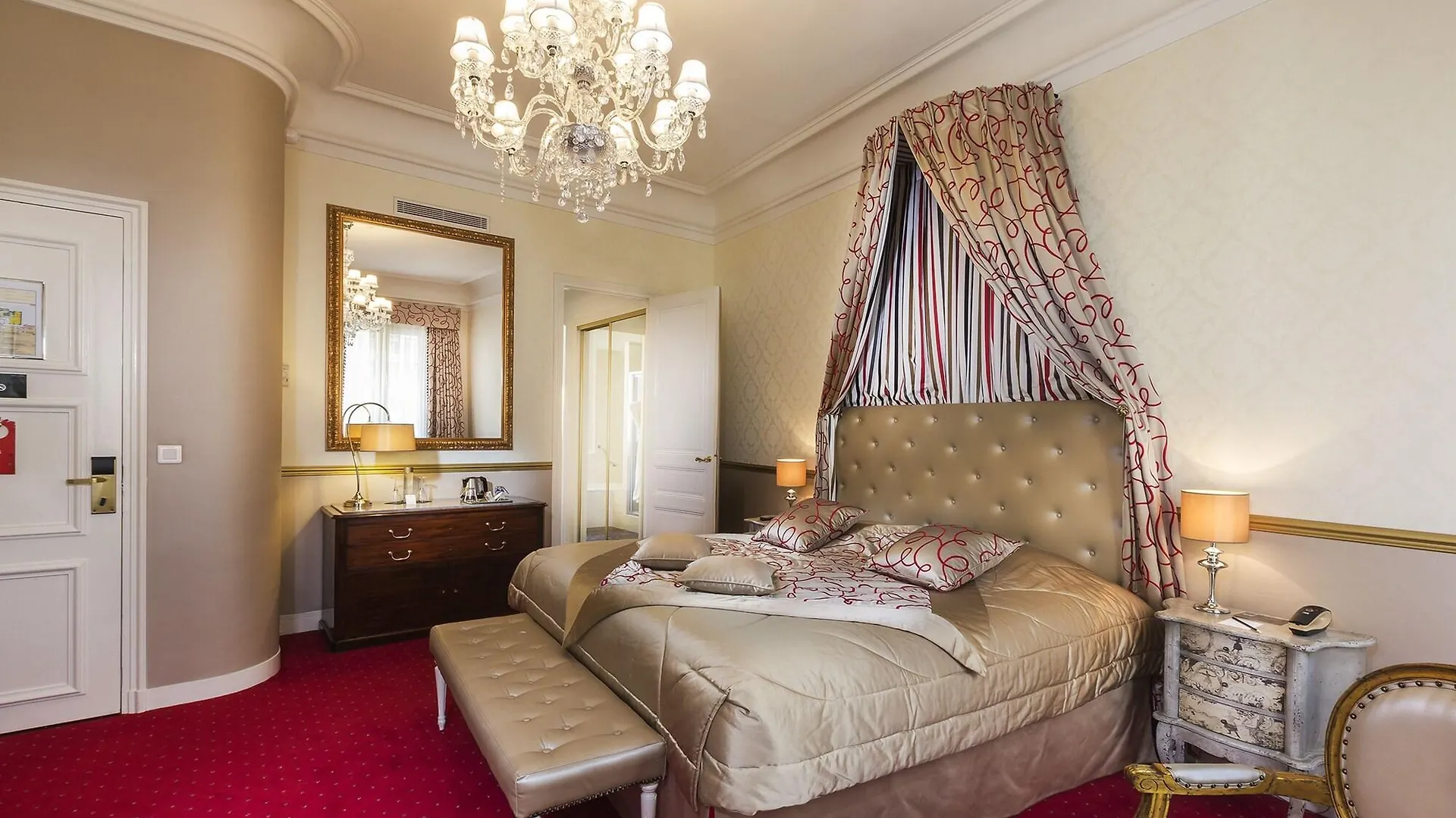Hôtel Claridge Paris 4*,